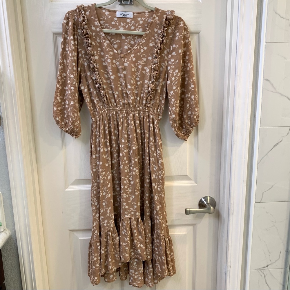 Carly Jean Los Angeles Floral Midi Dress